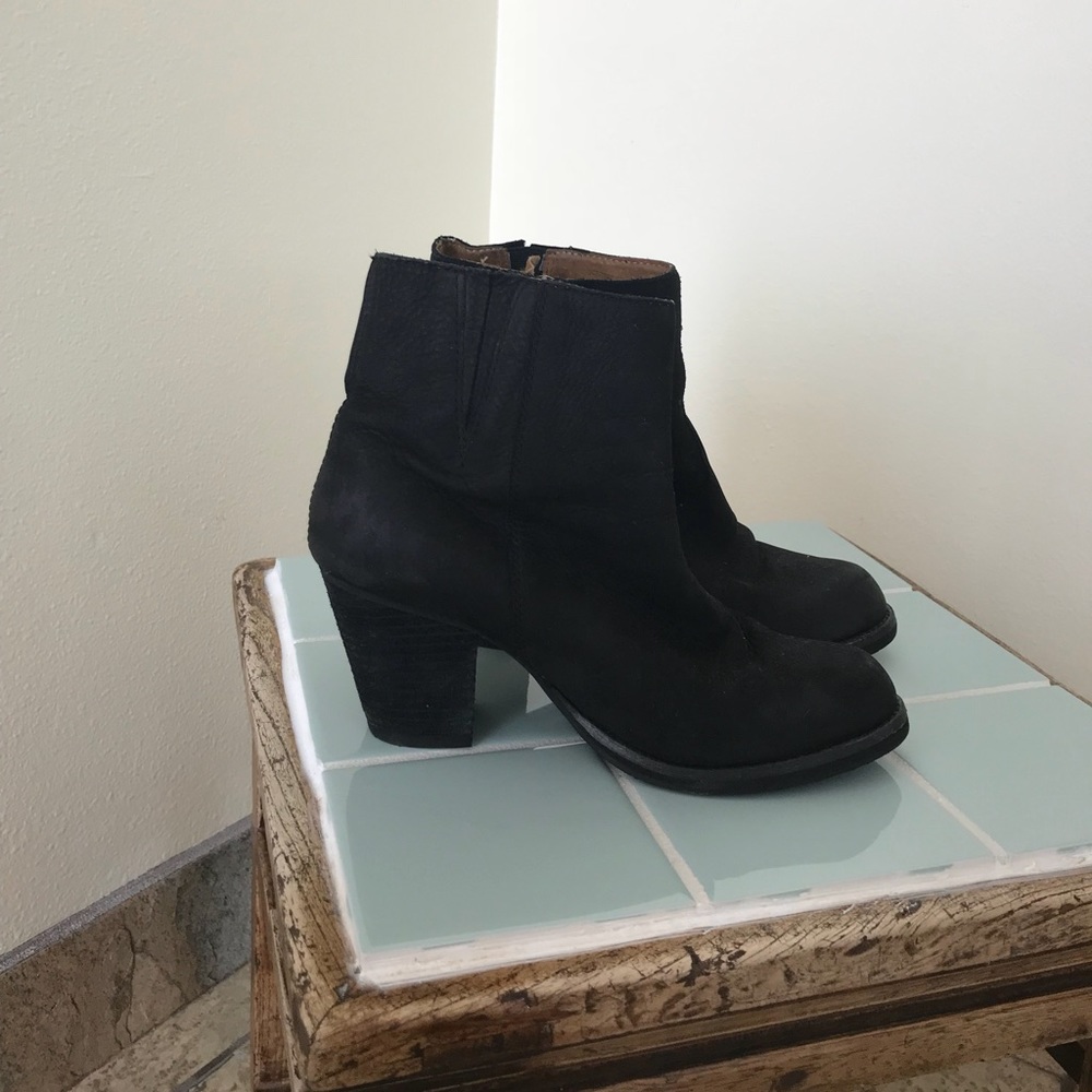 Black Steve Madden boots (open to offers)